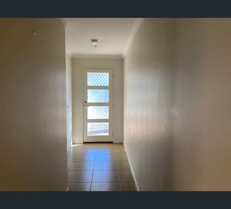 7/5 Hall Court, Kyneton, Vic 3444 - Photo 2