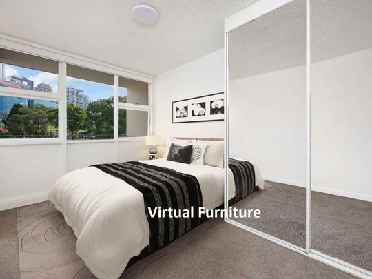 METROPOLITAN LIVING IN CENTRAL LOCATION - Photo 1