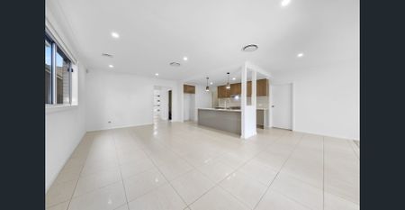 Large 4 bedroom Home with Rumpus - Photo 4