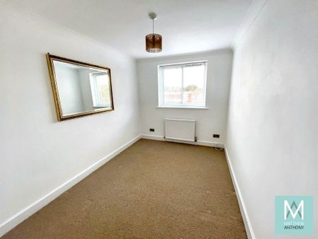 Grand Avenue, Worthing - Photo 2