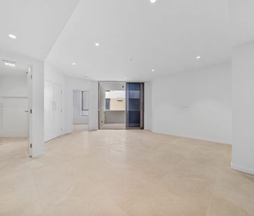 Modern Apartment with Stylish Interiors & Private Courtyard - Photo 1