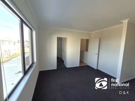 Stylish Multi-Level Home Offering Space, Comfort & Convenience - Photo 3