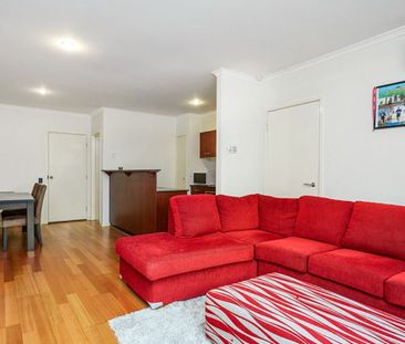 Modern Living In Prime Maribyrnong Location - Photo 2