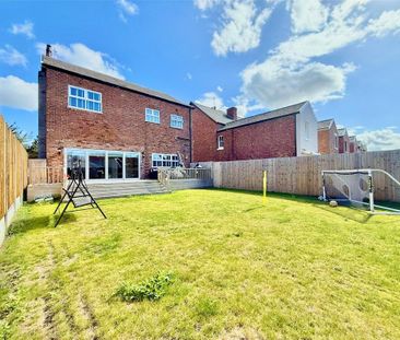 4 bedroom detached house to rent - Photo 4