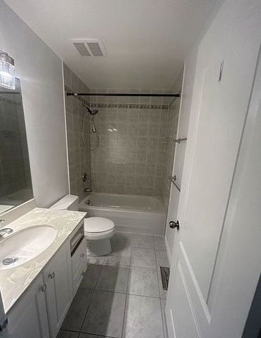 For Lease - 18 Loggers Trail Unit# Upper, Whitchurch-Stouffville, Ontario - Photo 5