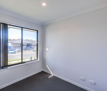 Beautiful Family Home! - Photo 4