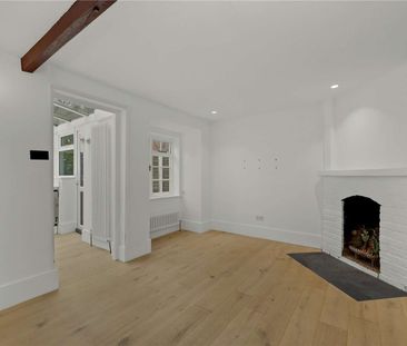 A charming cottage in the heart of Farnham town centre with a priva... - Photo 5