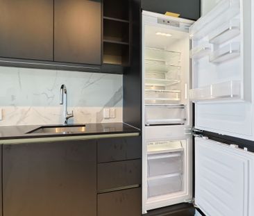 For Lease - 8 Wellesley Street Unit# 3910, Toronto, Ontario - Photo 3