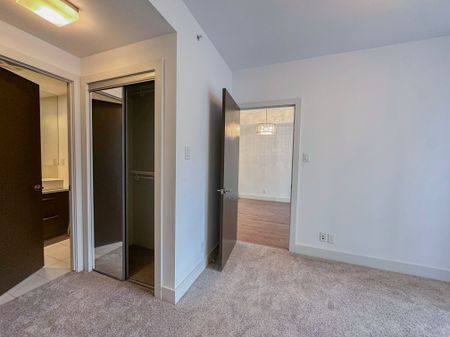 Contemporary Apartment With Parking & Storage Included - Photo 3