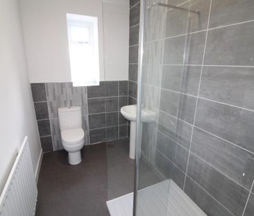 2 bedroom end of terrace house to rent - Photo 6