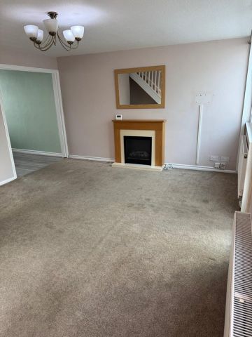 3 Bed Terraced House, Hendre Close, CV5 - Photo 2