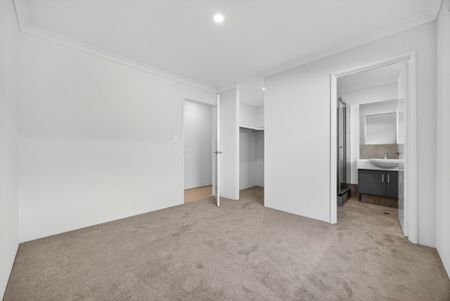 Brand new home waiting for it's first family - Photo 2