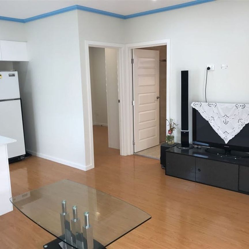 Beautiful 2 Bedroom Grannyflat - Photo 1