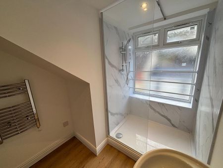 Property to rent - Photo 5