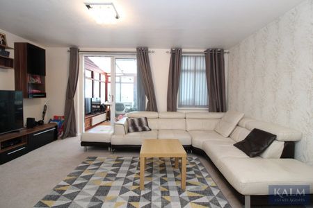Guessens Grove, Welwyn Garden City, Hertfordshire - Photo 2