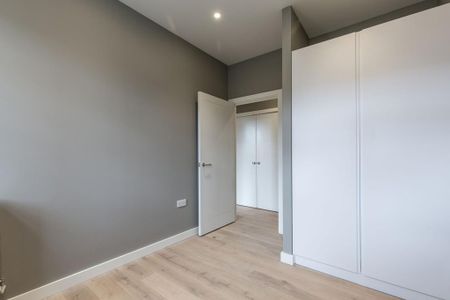 3 bedroom ground floor flat to rent - Photo 3