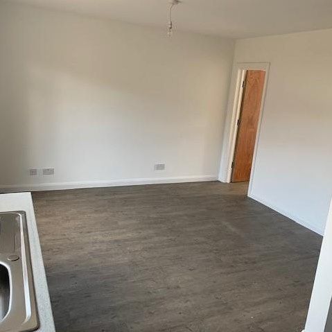 Radley Road, Bristol - Photo 1