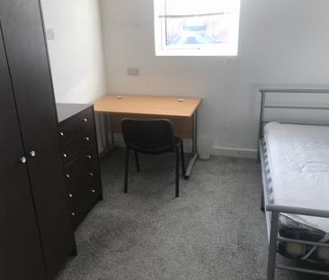 Ensuite Double room 2mins from University of Birmingham - Photo 1