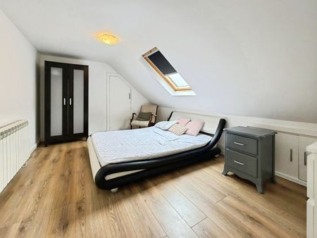 2 bedroom Flat To Let - Photo 5
