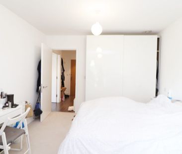 Rathbone Market, Barking Road, London E16 - Photo 5