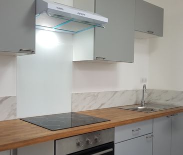 COUP DE COEUR ! Beau T2Bis "rétro" entièrement rénové à WATTRELOS. - Photo 1