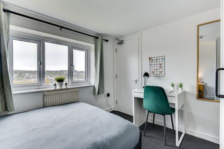 Room in a Shared House, The Crestway, BN1 - Photo 3