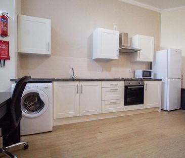 2 bedroom apartment to rent - Photo 3