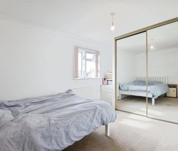 2 bedroom semi-detached house to rent - Photo 6