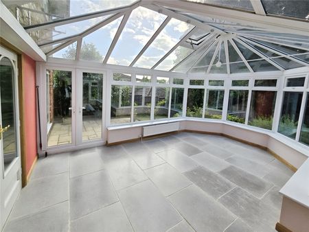 Armitage Court, Ascot, SL5 - Photo 3