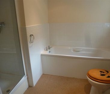 Albany Gardens, Colchester - Photo 6