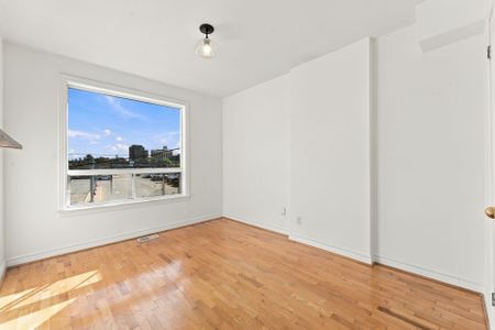 For Lease - 2279 Dundas Street Unit# 2nd & 3rd Floor, Toronto, Ontario - Photo 5
