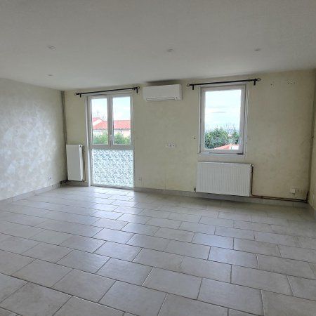Location / Maison T5 - Photo 1