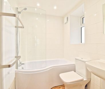 Araby Corner, Shepperton, TW17 - Photo 4