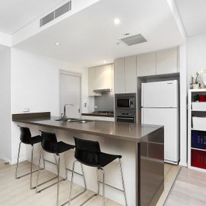 545/10 Victoria Park Parade, Zetland NSW 2017 - Apartment For Rent | Domain - Photo 3