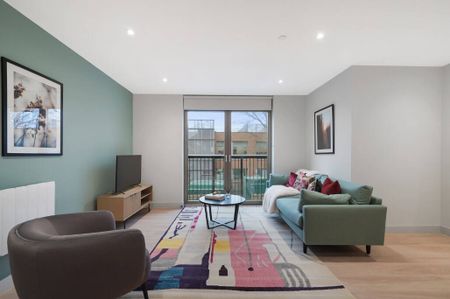 The Oakgate, KT22 7RZ, Surrey - Photo 4