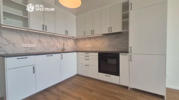 Pronájem krásného bytu 2+kk s terasou a parkovacím stáním, Brno-Komárov - Photo 1