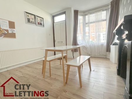 3 bedroom terraced house to rent - Photo 3