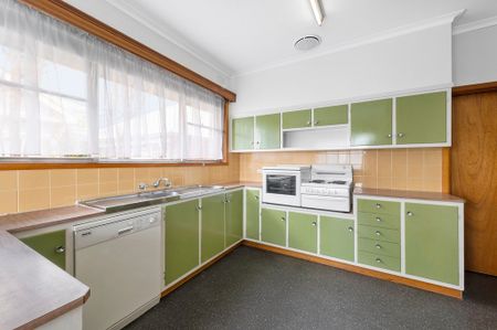 67 Victoria Crescent, Mont Albert - Photo 3