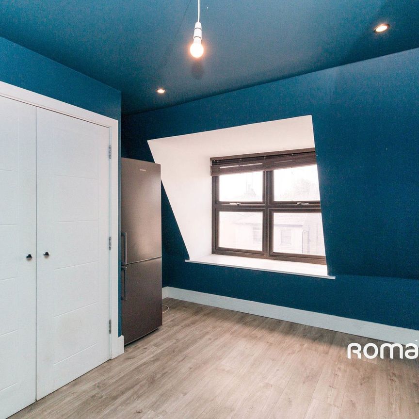 Victoria Road, Aldershot, Hampshire, GU11 - Photo 1