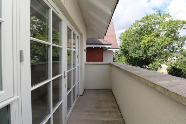 2 bedroom retirement property to rent - Photo 1