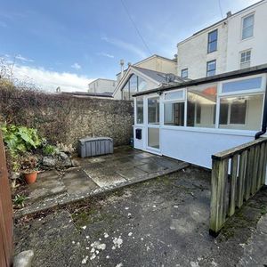 1 bedroom ground floor flat to rent - Photo 2