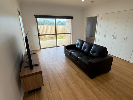 11 Damesfly Circuit, Tarneit, VIC - Photo 2