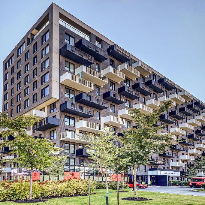 Brossard | 8405 Place St Charles | Projet récent | 9me étage | Tous les services inclus - Photo 1