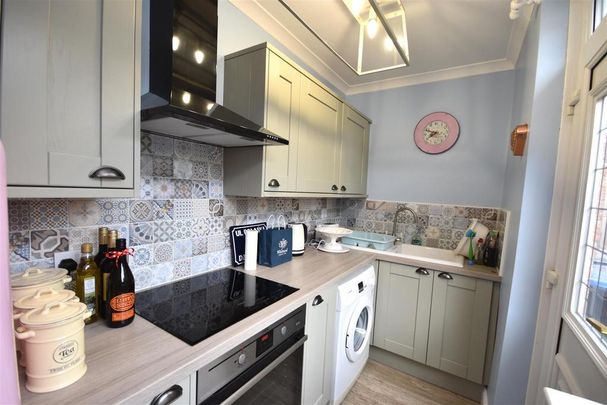 2 bedroom property to rent - Photo 1