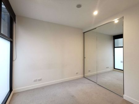 Charming One-Bedroom Apartment in Carlton – Prime Location, Unbeatable Value! - Photo 5