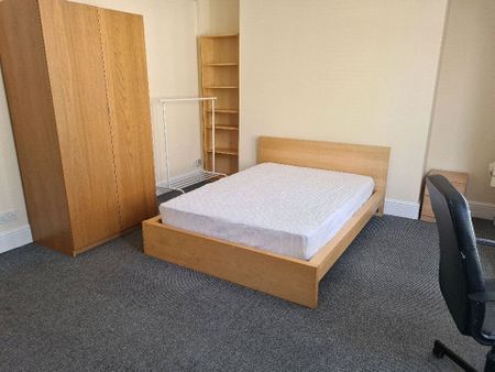 3 bedroom apartment to rent - Photo 5