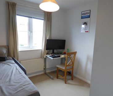 3 bedroom semi-detached house to rent - Photo 2