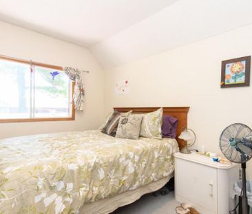 75 Greenfields Drive - Photo 2