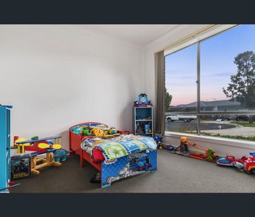 Neat & Well-Maintained 3-Bedroom Home in Quiet Court Location! - Photo 4