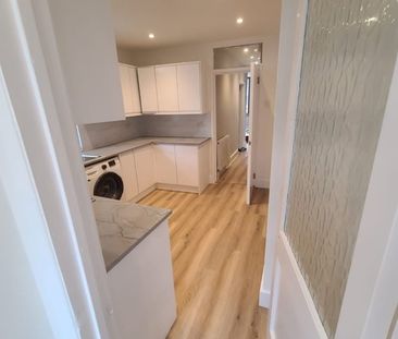 1 Bed Flat, Alpine Road, BN3 - Photo 2